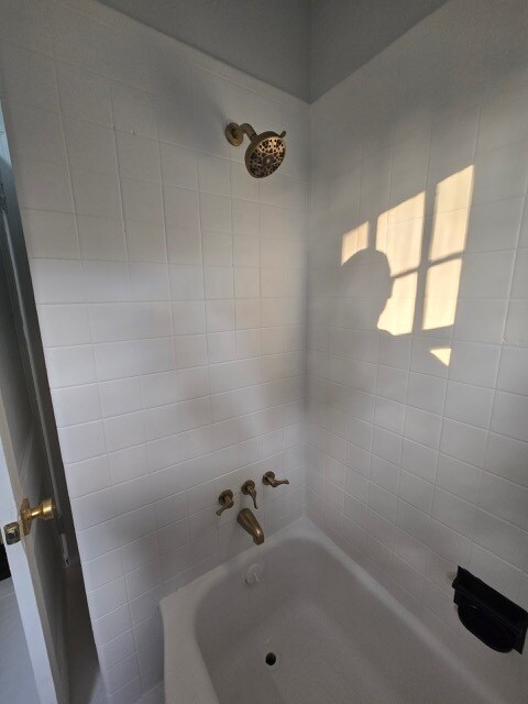 Building Photo - 2611 20th Alley N