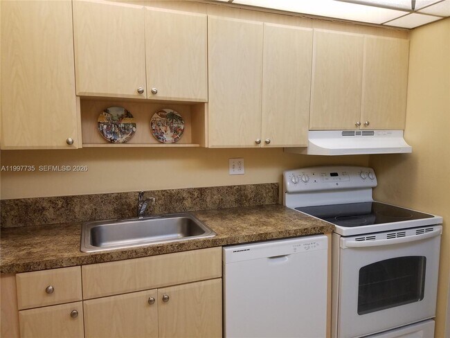 Building Photo - 8415 SW 107th Ave