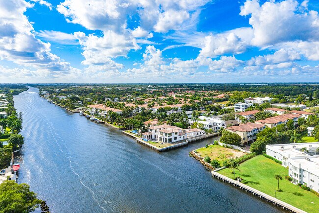 Building Photo - 824 Virginia Gardens Dr