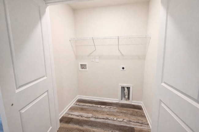 Building Photo - FIRST MONTH FREE - 3BR Townhome • Full Kitchen • Garage + Driveway