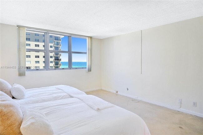 Building Photo - 9225 Collins Ave