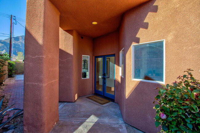 Building Photo - 53345 Avenida Obregon