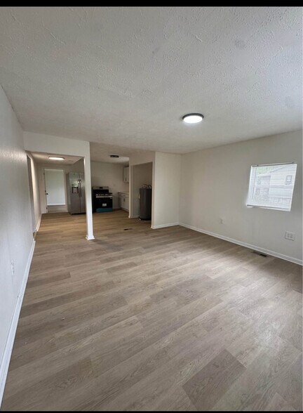 Building Photo - 3604 Beechgrove Rd