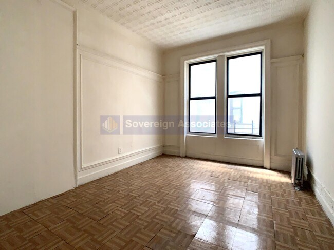 Building Photo - 121 Post Avenue