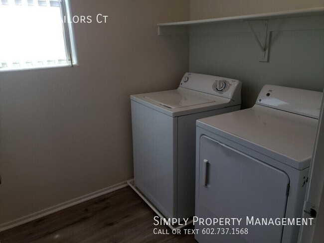 Building Photo - 2492 S Sailors Ct