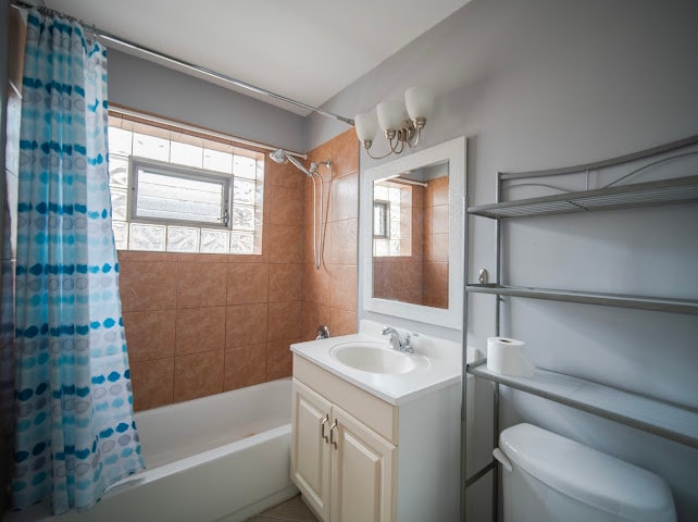 Building Photo - 6450 S New England Ave