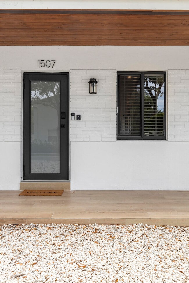 Building Photo - 1507 SW 32nd Ct