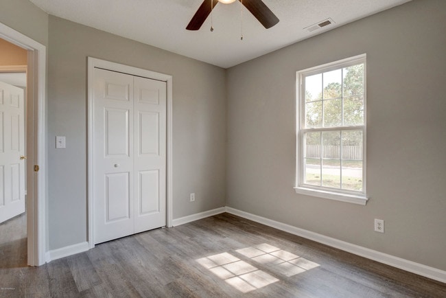 Building Photo - 1003 Windgate Dr