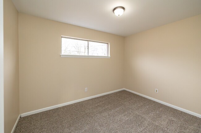 Building Photo - 3945 Starboard Rd