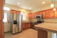 Building Photo - 3 Bed/2.5 Bath Kennewick Townhouse