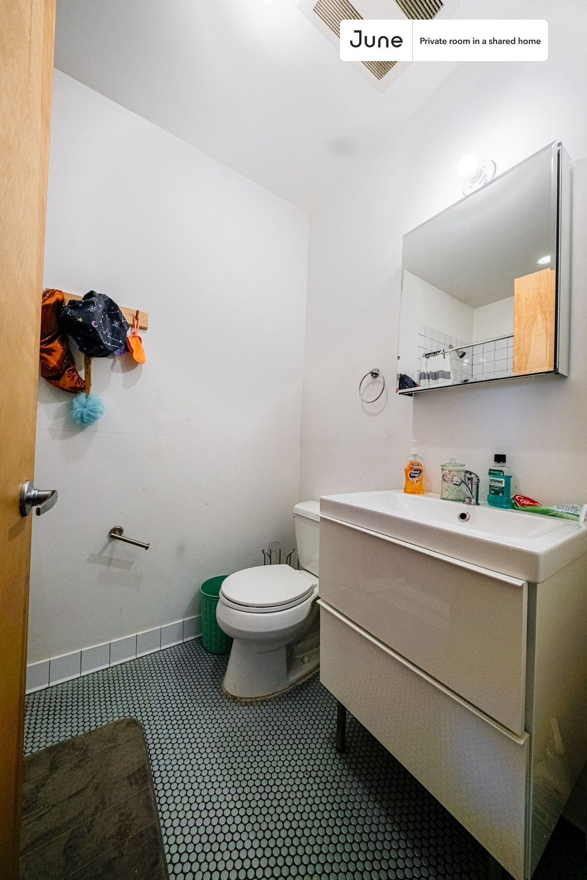 Building Photo - Room in Shared 2 bed/2 bath home