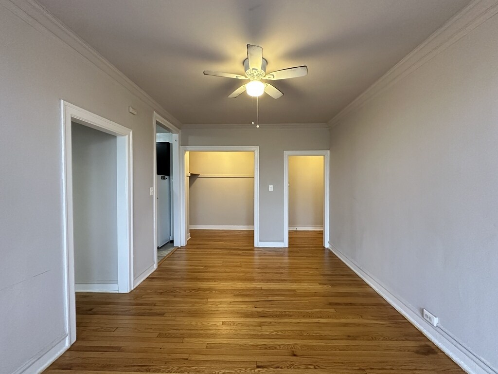 Building Photo - 1371 W Estes Ave