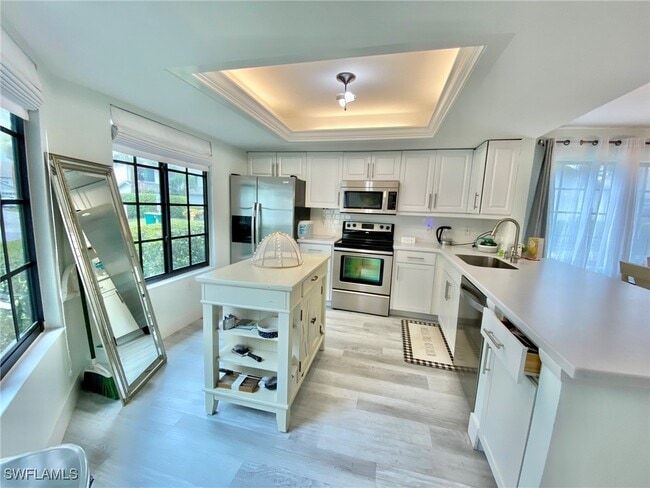 Building Photo - 871 Meadowland Dr