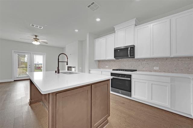 Building Photo - 7929 Bayside Dr