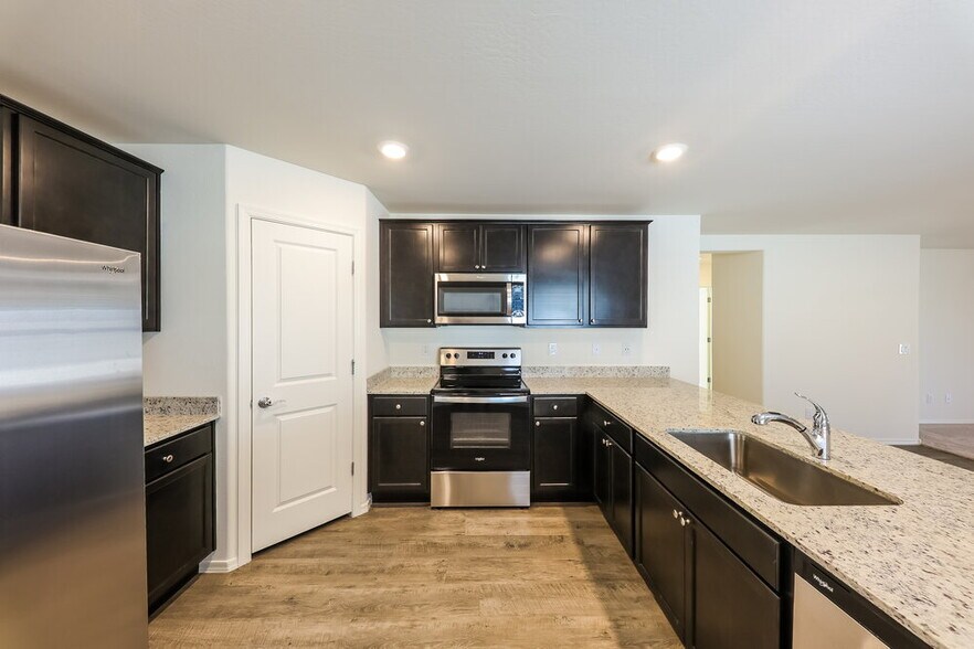 Building Photo - 25751 W Coles Rd