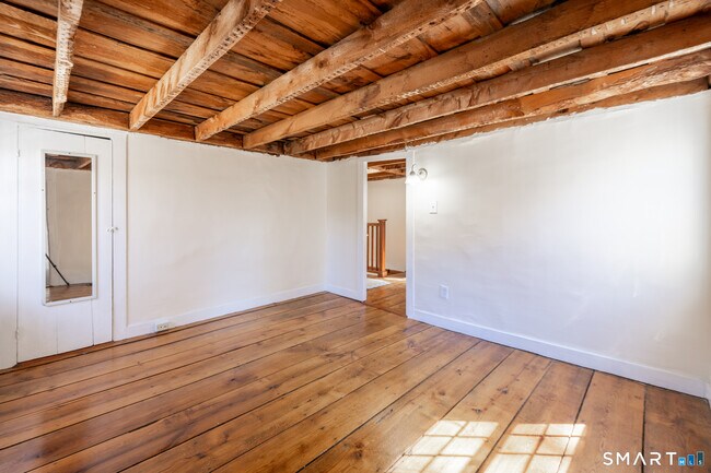 Building Photo - 1187 Mt Carmel Ave