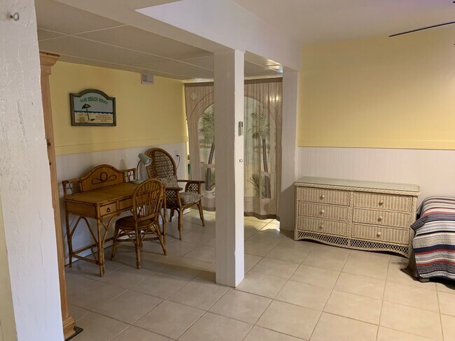 Building Photo - 10 Flagler Dr