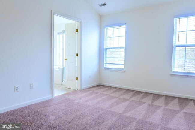 Building Photo - 3842 Koval Ln