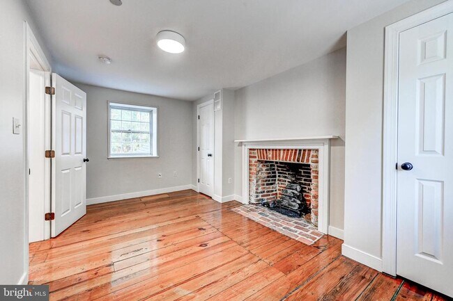 Building Photo - 802 Oella Ave