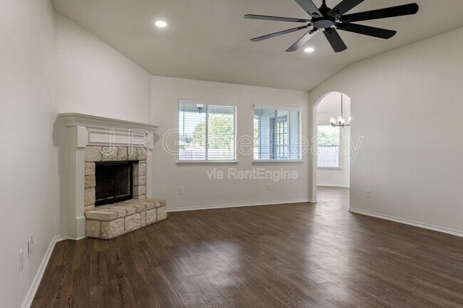 Building Photo - 10017 Barton Creek Dr