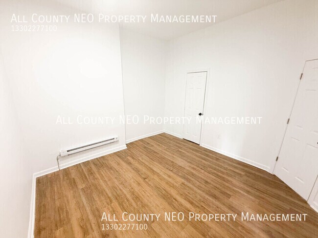 Building Photo - 2649 E 110th St