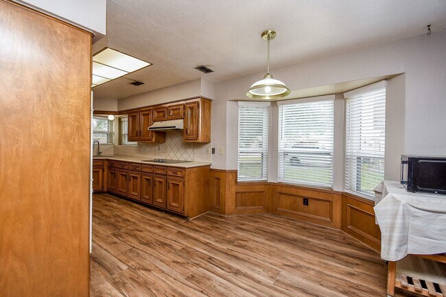 Building Photo - 15502 Rio Plaza Dr