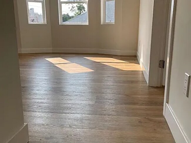 Building Photo - Spacious Updated 2BD/2BA in Prime Boyle Heights