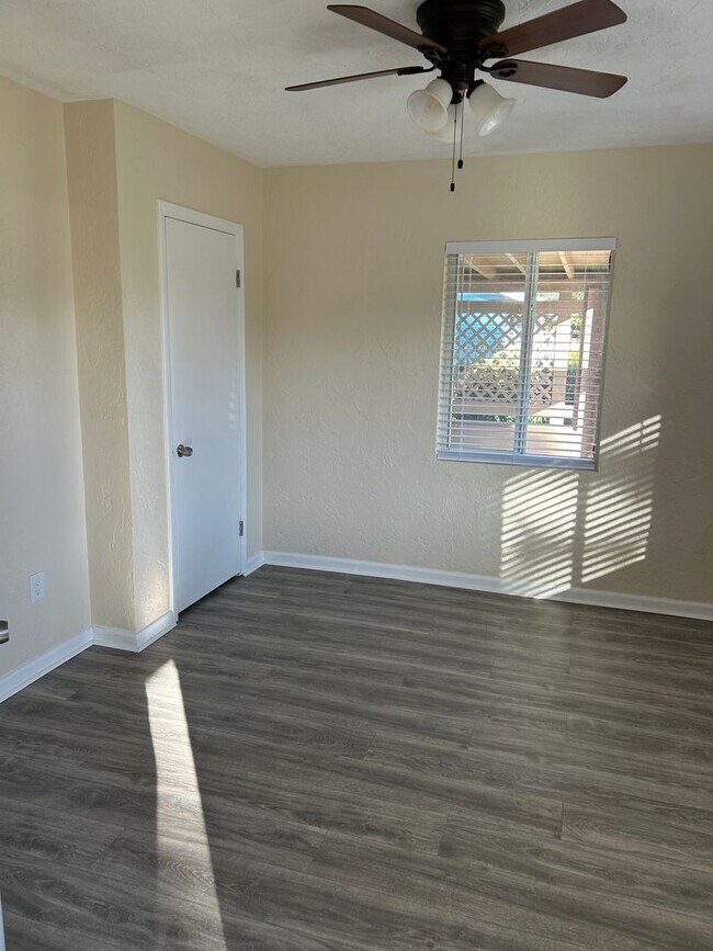 Building Photo - single family house