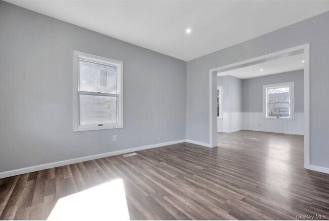 Building Photo - 178 N Ocean Ave