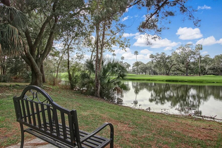 Bench to view TPC - 140 Veracruz Dr