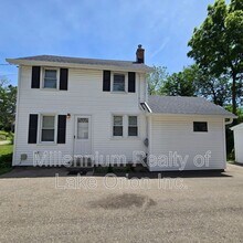 Building Photo - 27 Sylvan Ct