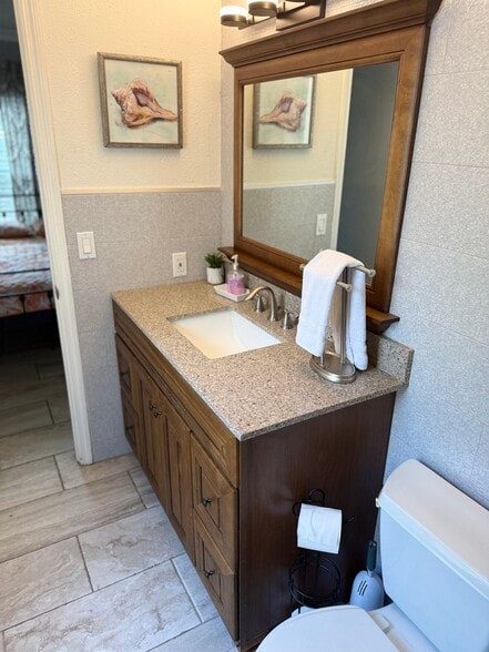 Building Photo - 914 W Cimmeron Dr