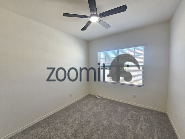 Building Photo - BEAUTIFUL HOME 4 BEDROOMS 3 BATHS!