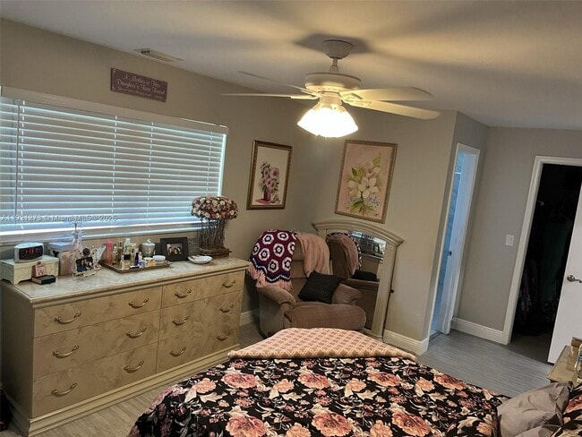 Building Photo - 1020 NW 88th Ave