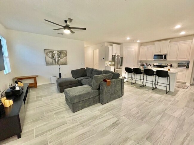 Building Photo - Sanford - 2 Bedroom, 2 Bathroom - $2,495.00