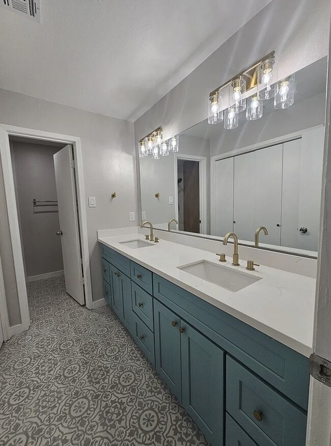 Building Photo - 4319 Baynard Dr