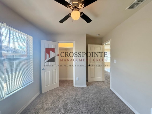 Building Photo - Tour Today! Two Bedroom, Two Bathroom Duplex!