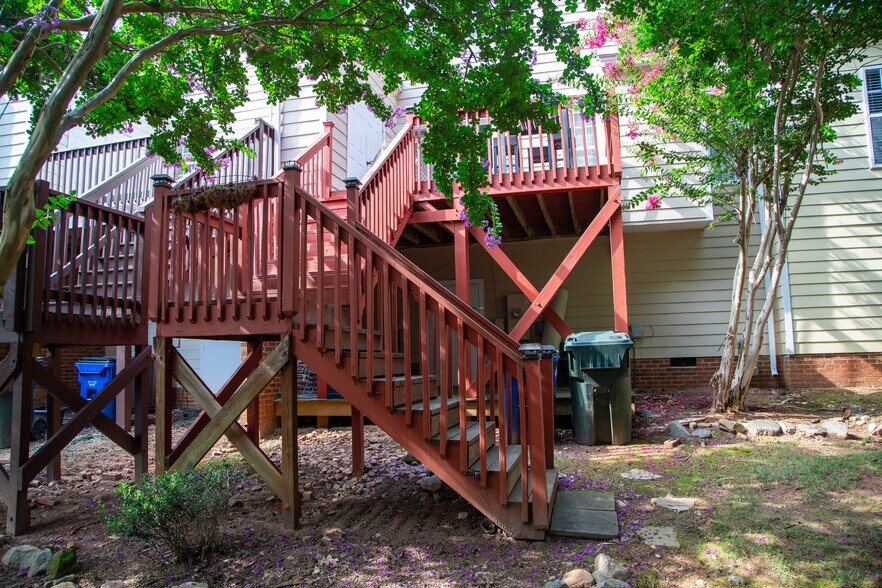 Building Photo - 2723 Sterling Park Dr