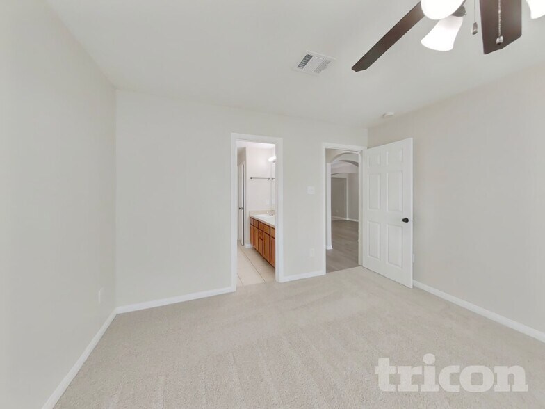 Building Photo - 12022 Green Bluff Ct