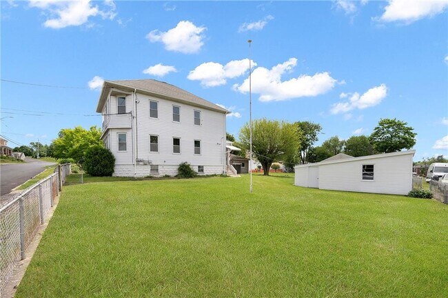 Building Photo - 87 Lyman Ave