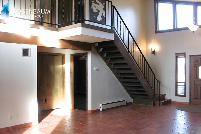 Building Photo - 2550 Love Ln