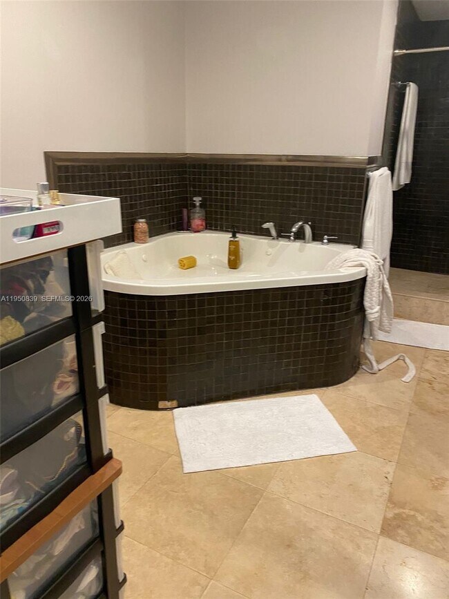 Building Photo - 13499 Biscayne Blvd