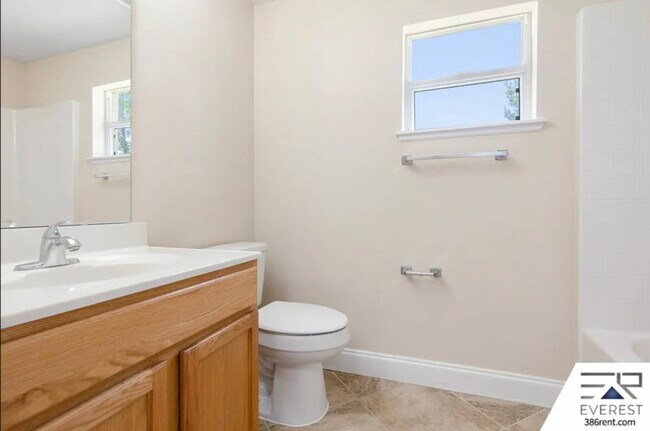 Building Photo - 28 Powder Horn Dr