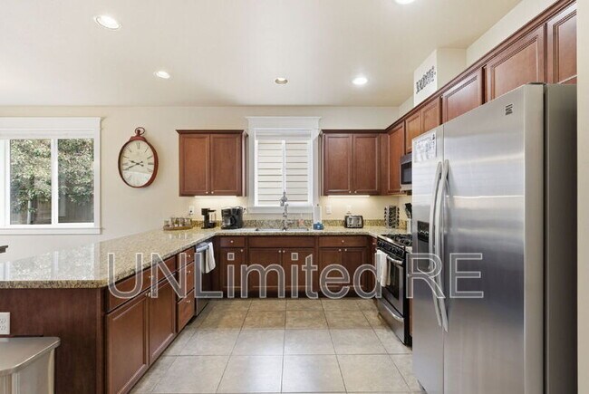 Building Photo - 2907 W Presidio Dr