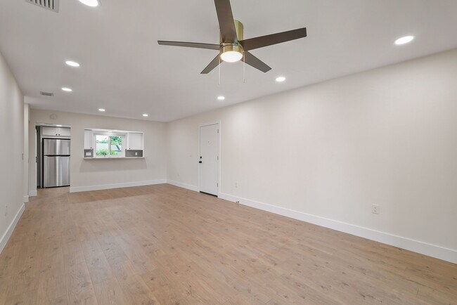 Building Photo - 8601 Huron Ct