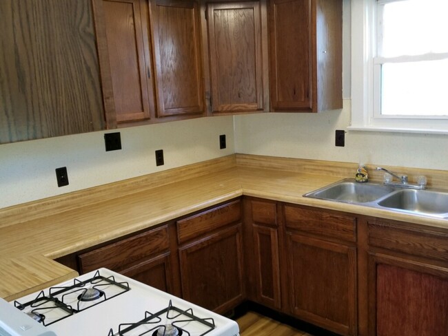 Kitchen - 514 N Melvin St