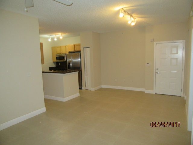 Building Photo - 6001 SW 70th St