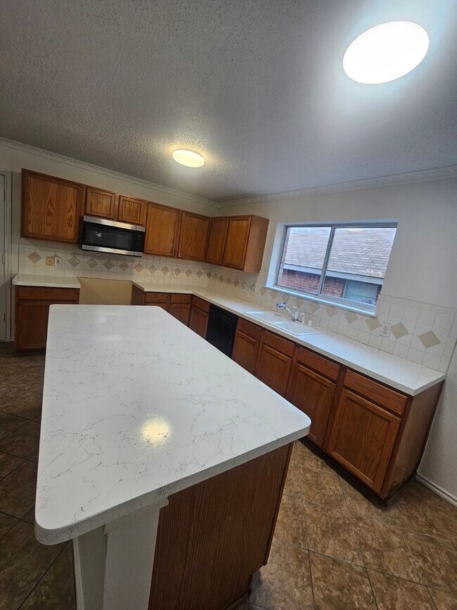 Building Photo - 1137 Beechwood Ln