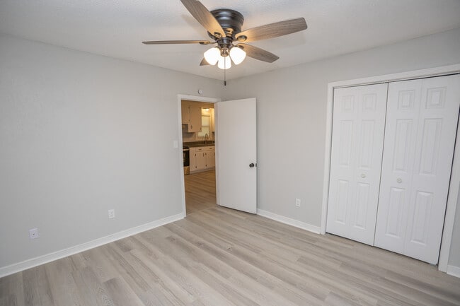 Building Photo - 917 Harding St