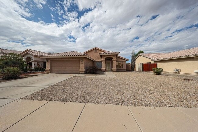 Building Photo - MOVE IN SPECIALS!! Lovely 4-bedroom, 2-bat...